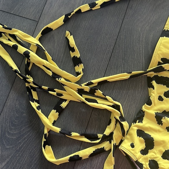 Leopard One Piece Wraparound Swimsuit Thong style bottom half like new sims Smal - Picture 6 of 7